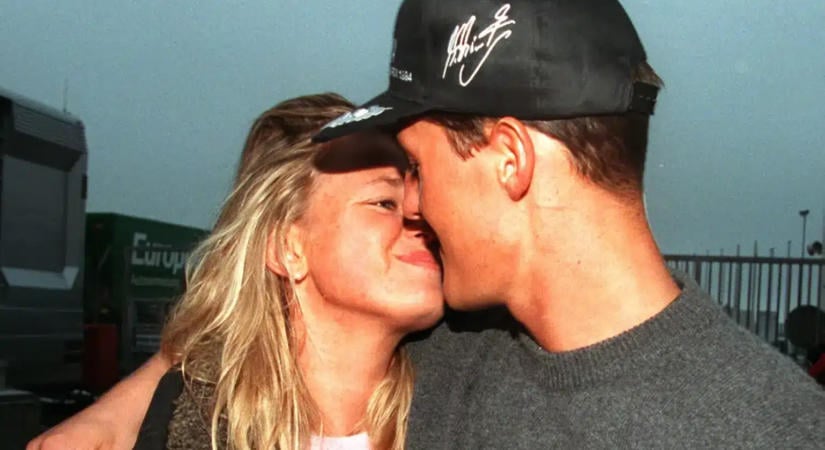 Corinna Schumacher vallomása a szállodai kádról, férje titkáról, és a dalról, amitől ma már sírva fakad