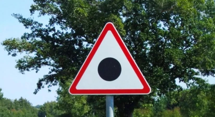 Sok magyar autós nem ismeri ezt a táblát, pedig életet menthet