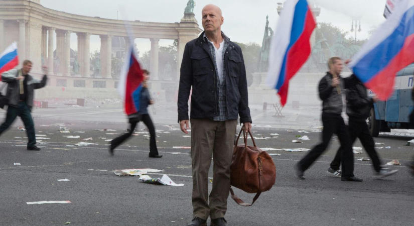 Bruce Willis-t a lánya esküvőjén fotózták le