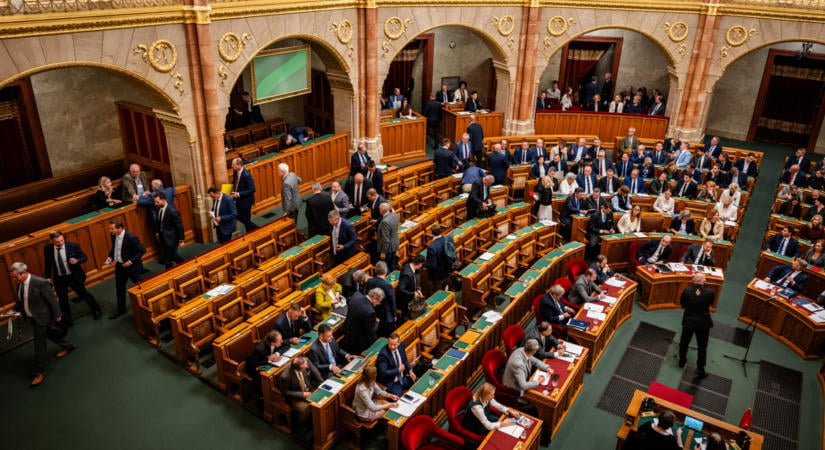 Rendkívüli levelet küldött az Európai Bizottságnak a Fidesz a Tisza-kormány „önkényuralmi” lépései miatt