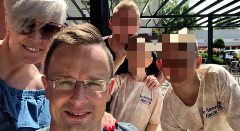 Szijjártó feleségének cége tűnt fel egy közpénzes munka alvállalkozójaként