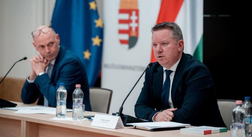 Bejelentette a belügyminiszter: felülvizsgálják a tao-rendszert, igazságosabb megoldáson dolgoznak