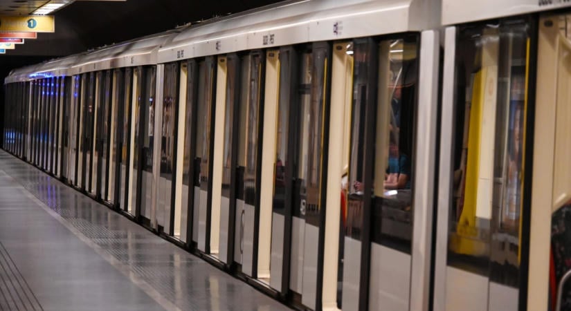 Baleset miatt nem jár a M2-es metró a Deák tér és Déli pályaudvar között