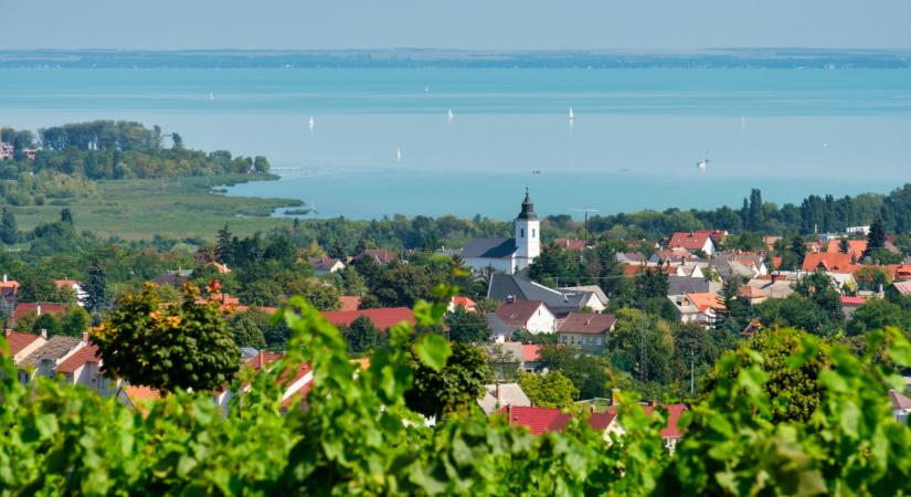 Milyen válság? Iszonyú roham folyik a pünkösdi szállásokért, teltház lehet a hosszú hétvégén