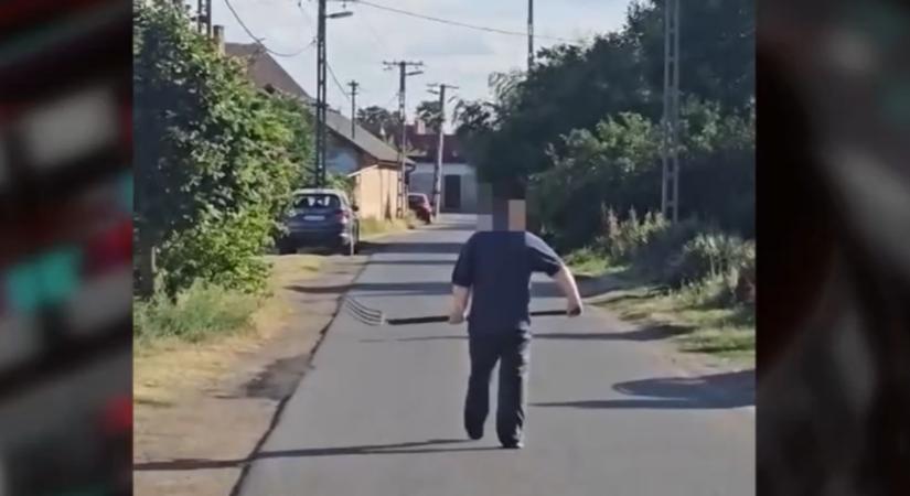 Így támadt rá a rendőrökre a köcsikat összezúzó mikepércsi vasvillás ámokfutó, mielőtt letartóztatták - videón a tombolás