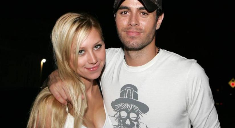 Enrique Iglesias és Anna Kurnikova 3 gyereke spanyol mezben pózolt a vb után: rengeteget nőttek az utóbbi időben