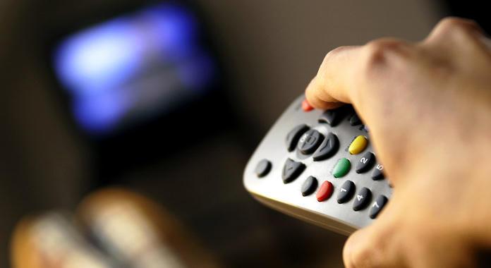 A tévézés káros hatásai mennyi az egészséges képernyőidő?