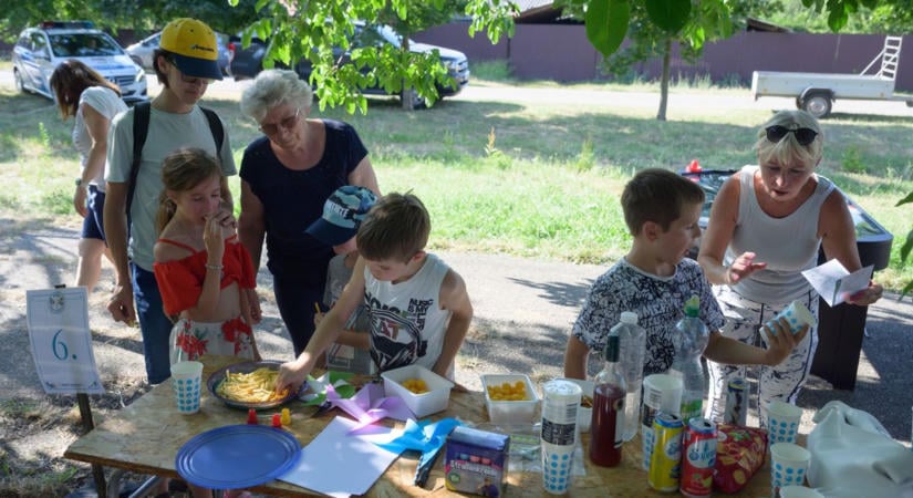 Visszaadta az utcákat a gyerekeknek a deszki édesapa – mellé álltak a szomszédok is – galériával, videóval