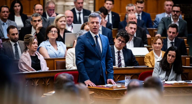 A parlamenti jegyzőkönyvből derült ki, mi történt, amikor Magyar Péterék felháborodva kivonultak az ülésről