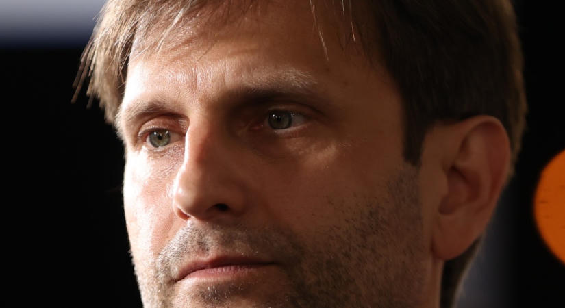 A gyász mellett nehéz ügyintézés vár Simon Kornélra: az édesanyját Montenegróból kell hazaszállítani