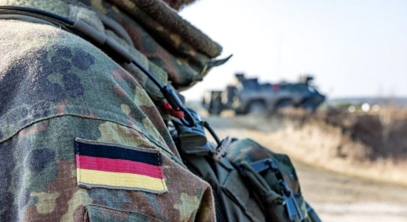 Németország háborúra készül, a férfiak csak a hadsereg engedélyével hagyhatják el az országot