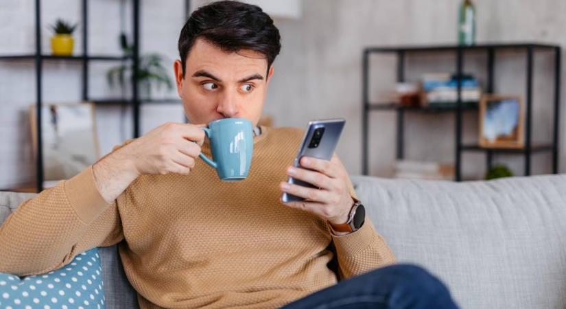 Leidiótázta az ügyfelet a bank chatbotja, bocsánatot kért a pénzintézet