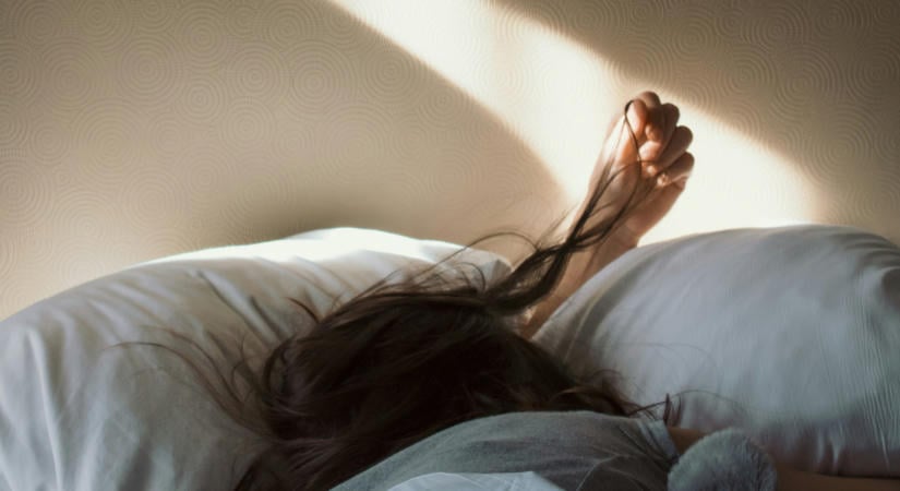 Egy tál só és tíz perc lefekvés előtt – ez a bizarr esti rituálé segítheti pihentető alvást