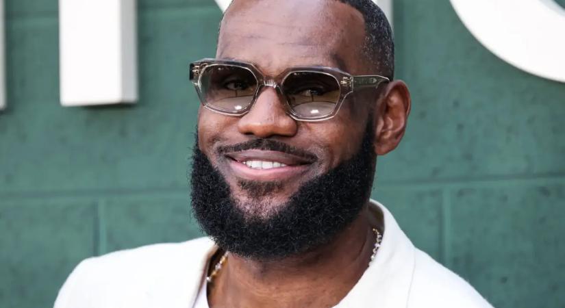 LeBron James a Philadelphia 76ers csapatához igazol