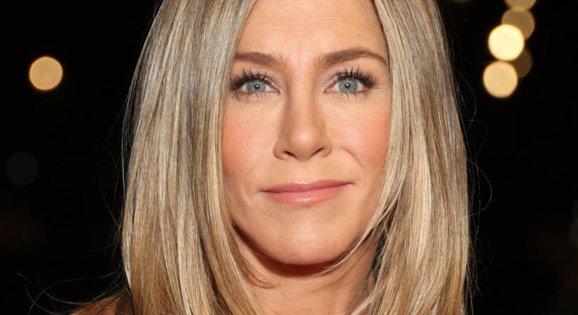 Tudjuk, hogy csinálja: 13 időtálló stílustrükk, amire Jennifer Aniston évtizedek óta esküszik