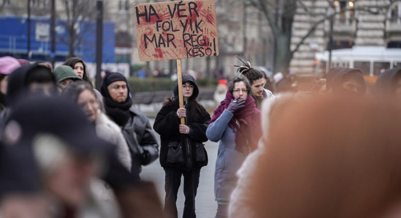 „Az államnak kötelessége megvédeni a bántalmazott nőket” – demonstrációt hirdettek, hogy az új kormány ratifikálja az isztambuli egyezményt