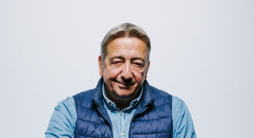 „Ez maga az önkény, ez maga a rendőrállam!” – tüntetésre hív Bayer Zsolt
