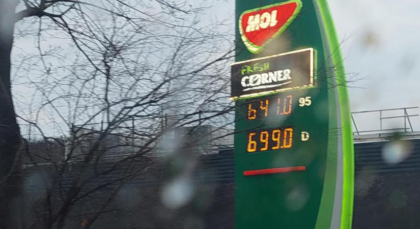 Megjelent a törvény a Mol különadójáról