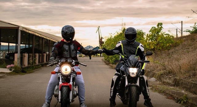 Innovatív motoros védelem: technológiai csodák az utakon