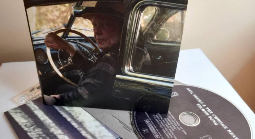 Neil Young & The Chrome Hearts: Second Song