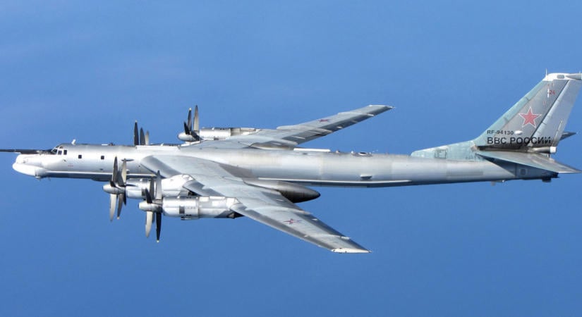 Lezuhant egy Tu-95-ös orosz hadászati bombázó – videók