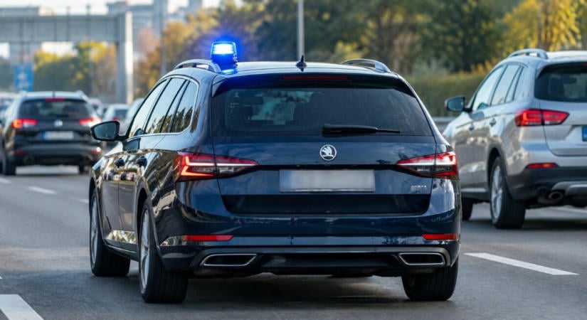 Szigorították a kék lámpa használatát: változnak a megkülönböztető jelzések szabályai