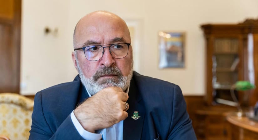 Saját fizetésüket csökkentik a VIII. kerület vezetői a parkolási rendszer kieső bevételei miatt