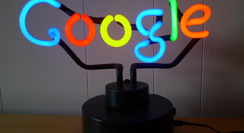A Google a befektetőkért is versenybe száll