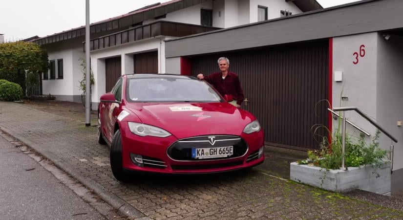 3 millió kilométernél tart ez a Tesla, meglehet a világrekord