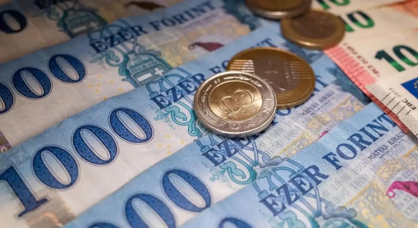 Vádat emeltek az unoka ellen, aki nagyszüleitől lophatott pénzt Heves megyében