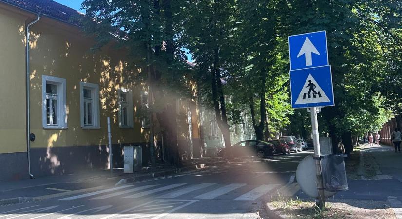 Ne lepődj meg, ha szembe jön az autó a Kossuth Lajos utcában – videó
