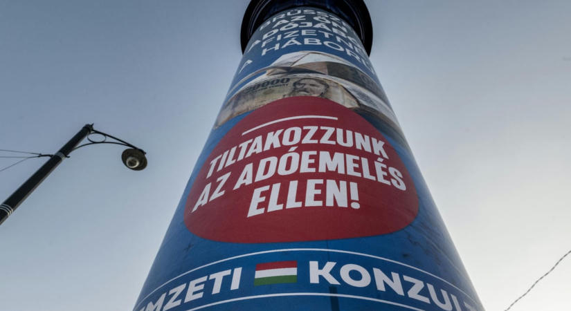 Zugló felszólítására tizenegy hirdetőoszlopot vitt el a közterületekről a Mahir
