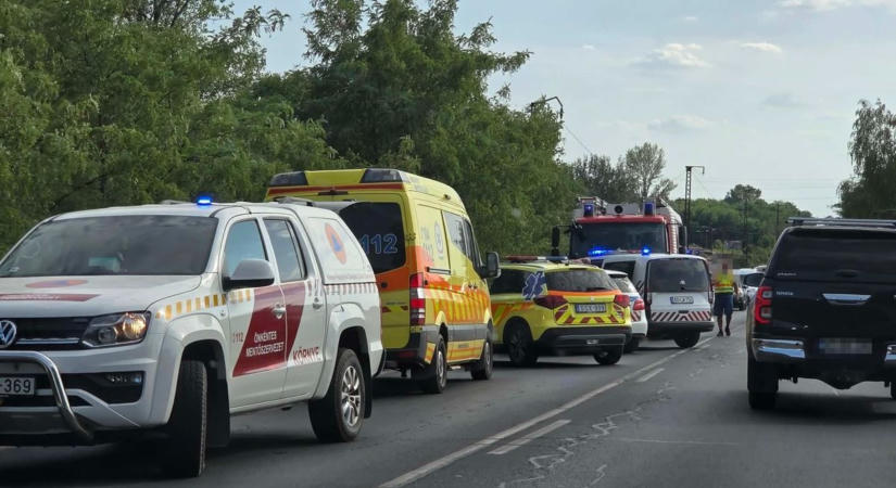 Baleset történt a 81-es főúton, Bakonysárkánynál