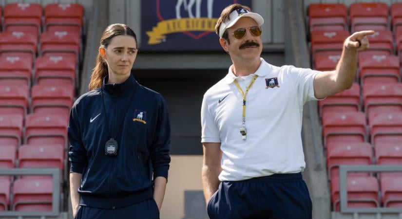 A Ted Lasso készítője megszellőztette, hogy jöhet még két évad a népszerű focis sorozathoz, de ez nem biztos, hogy egyszerű meccs lesz