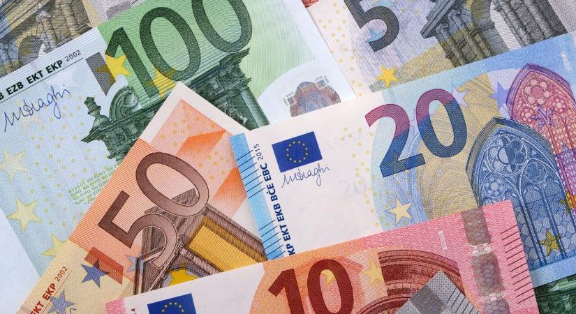 Vegyesen alakult a forint árfolyama hétfő reggel