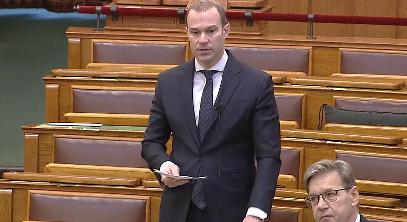 Hollik István: Magyarország nem zsarolható! (VIDEÓ)