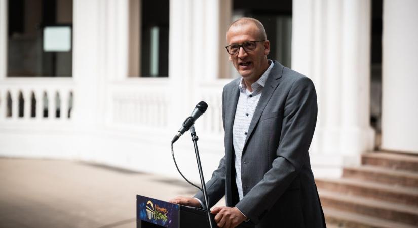 „Uszodaként” emlegették a támogatási pénzeket a botrányos NKA-ügyben