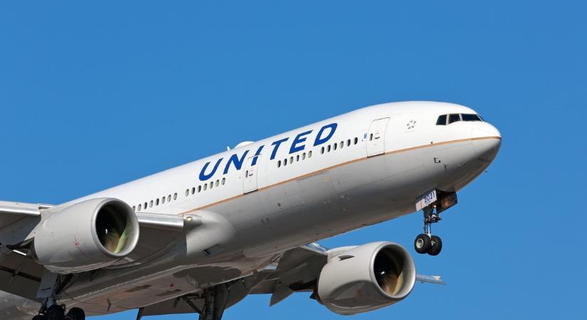 Füstölni kezdett egy Boeing futóműve a budapesti repülőtéren, azonnal beavatkoztak a tűzoltók