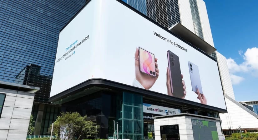 Az eddigi legnagyobb hirdetési kampányával válaszol a Samsung a hajtogatható iPhone-ra