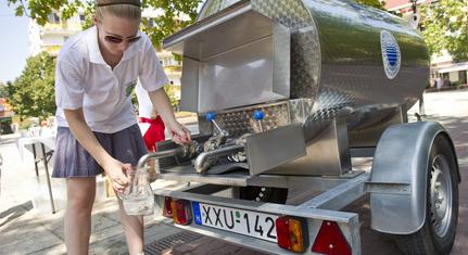 A lajtoskocsisoknak panaszkodnak a víz nélkül maradt solymáriak