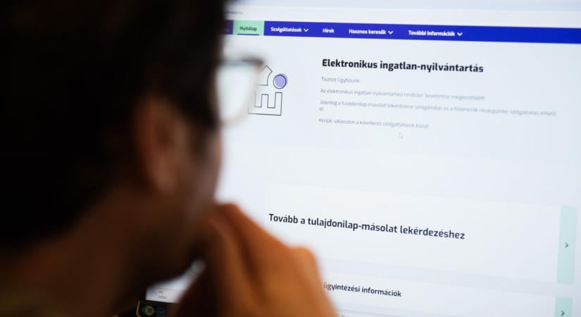 A kormány feljelentést tesz az e-ingatlanrendszer miatt