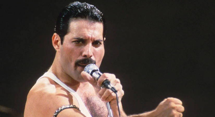 Freddie Mercury szobrot kapott a Balatonnál, nem akárki volt ott az avatáson