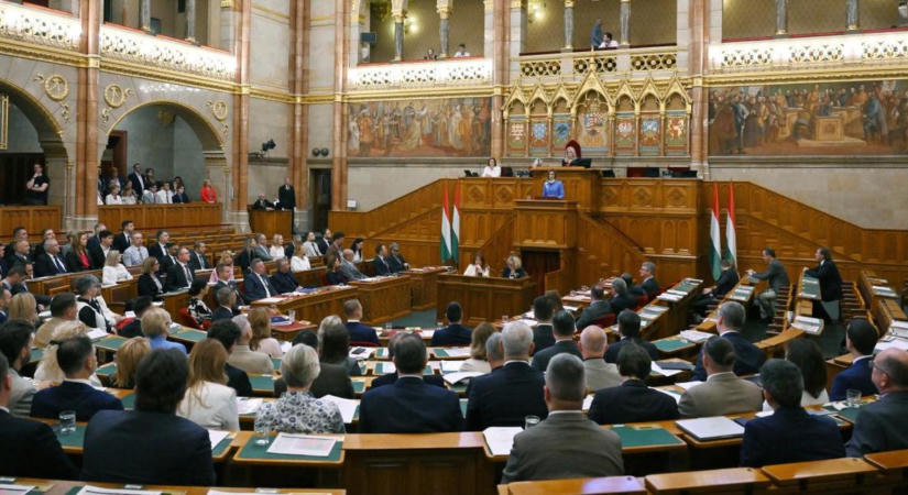 Felfüggesztették az ittas vezetésen kapott tiszás mentelmi jogát, Takács Péterét és a Dobrev Klára által feljelentett Toroczkaiét nem