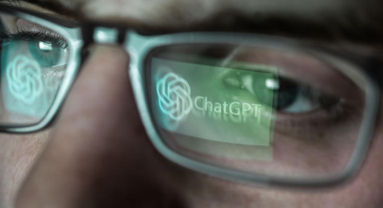 Vége a korlátlan szabadságnak: szigorú uniós felügyelet alá kerül a ChatGPT, a Reddit és a Roblox