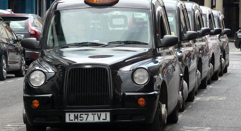 Londonban is megjelentek az önvezető taxik