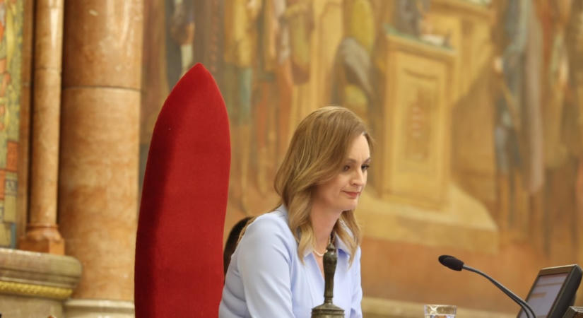 Itt a vége: Forsthoffer Ágnes kitiltotta a parlamentből Toroczkai Lászlót