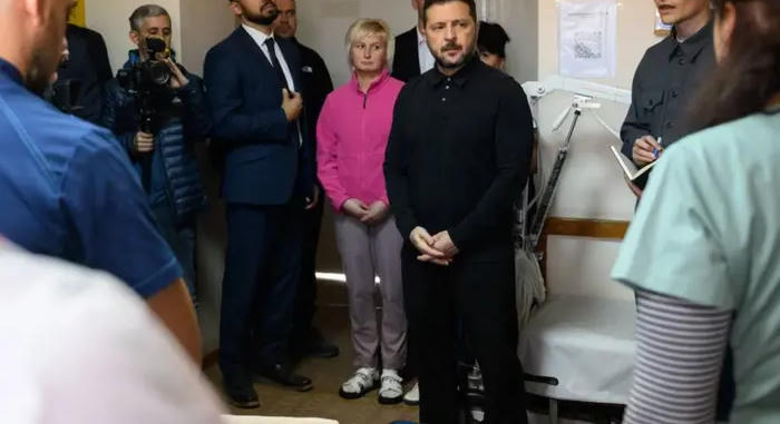 Zelenszkij sürgős feladatot tűzött ki Priluki látogatása során