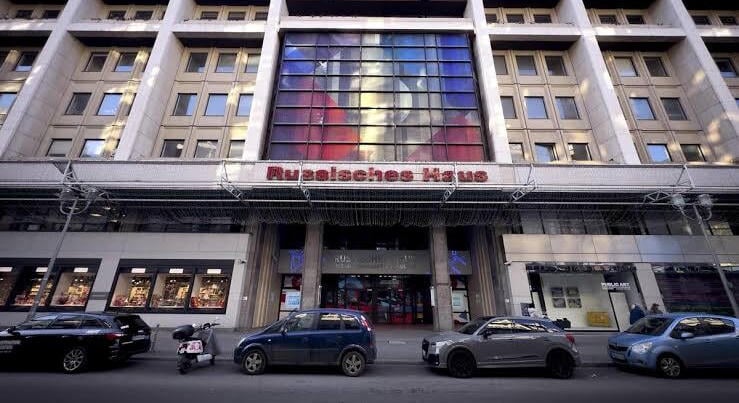 Az európai parlamenti képviselők 15 uniós országban az Orosz Házak bezárását követelik