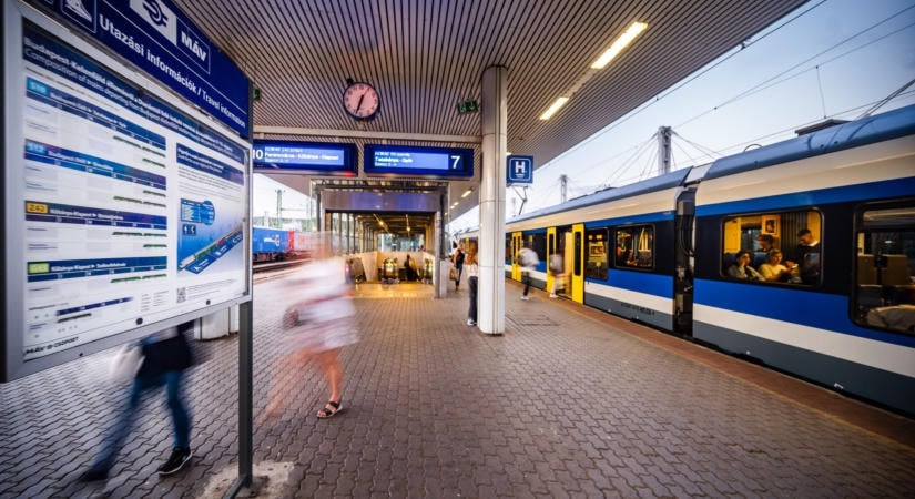 A nemzetközi utasok közel kétharmada már online vásárol jegyet