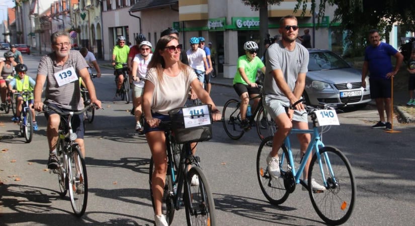 Izgalmak, élmények, kihívások: a fél város nyeregbe pattant a DombóTouron